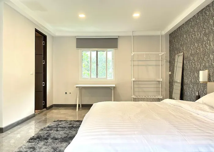 Apartment House In The Heart Of Thonglor, Bangkok, 8 Min To Bts