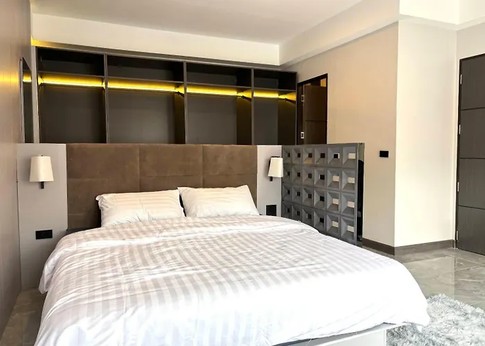 Apartment House In The Heart Of Thonglor, Bangkok, 8 Min To Bts *