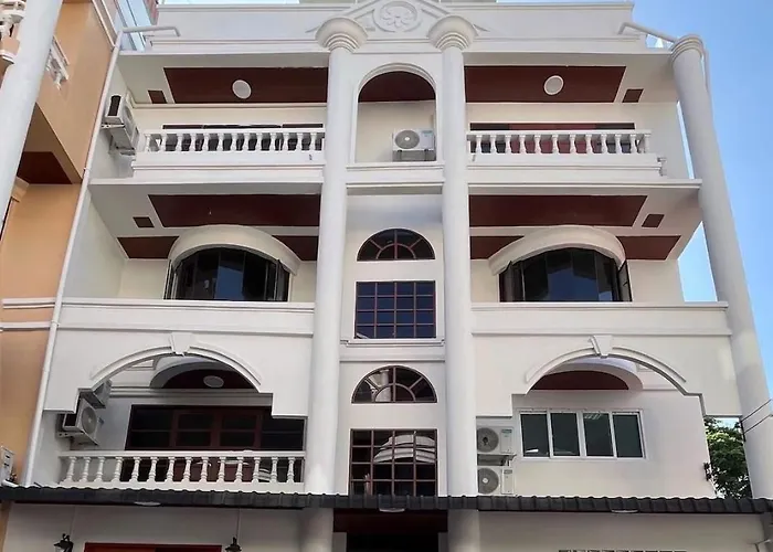Apartment House In The Heart Of Thonglor, Bangkok, 8 Min To Bts