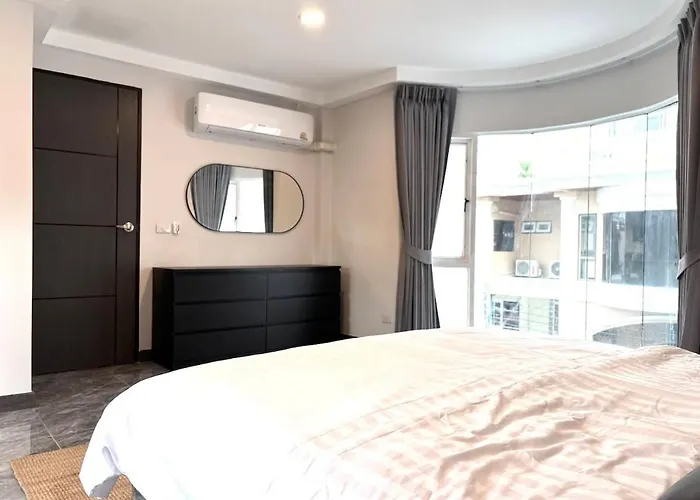 House In The Heart Of Thonglor, Bangkok, 8 Min To Bts Apartment *